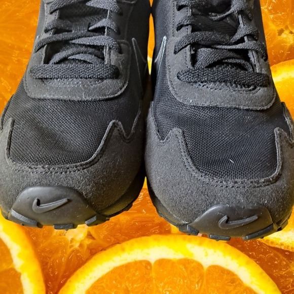Nike Air‎ Max Running Shoes Sneakers Athletic Lightweight Black Size 10.5